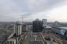 838439 Overzicht van het Jaarbeursplein te Utrecht vanaf het gebouw van De Volksbank (Croeselaan 1) te Utrecht naar het ...